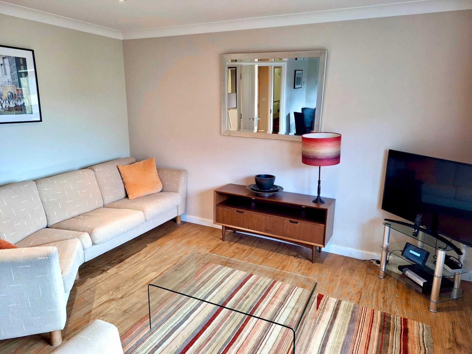 Your Space - Market Rise Apartment *
